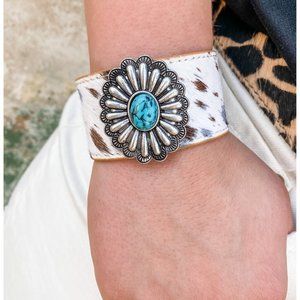 NEW Turquoise Concho Cowhide Snap Bracelet